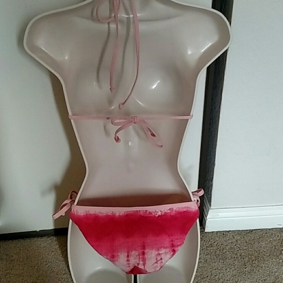 Pink bikini - Picture 2 of 2