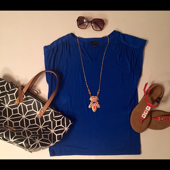 🎉🎉 Host Pick 🎉🎉 Breezy Blue Shirt - Picture 3 of 3