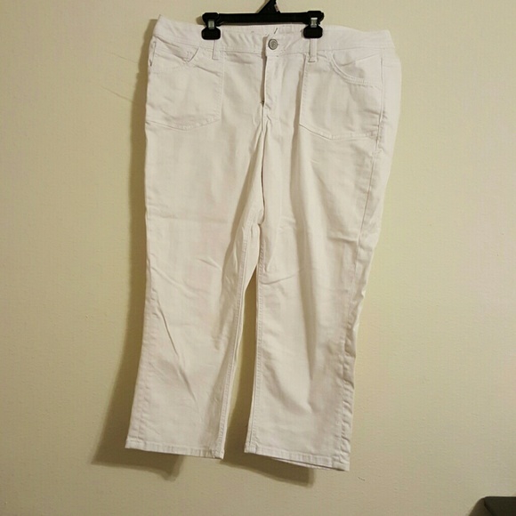 Lane Bryant white denim capris 18 Genius Fit