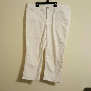 Lane Bryant white denim capris 18 Genius Fit