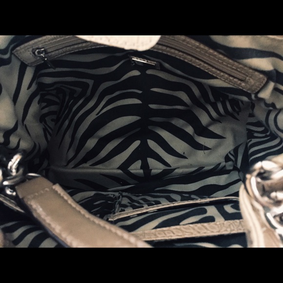 Guess Handbag - Picture 3 of 3