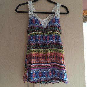 NWOT Bella de Tour Aztec Top