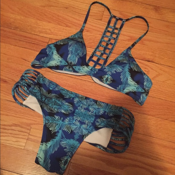 Cupshe deep water printing Bikini