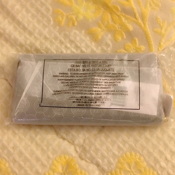 SOLD Michael Kors Jet Set Continental Wallet - Picture 4 of 4