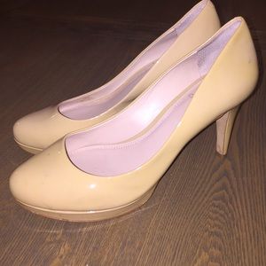 Vince Camuto nude pumps