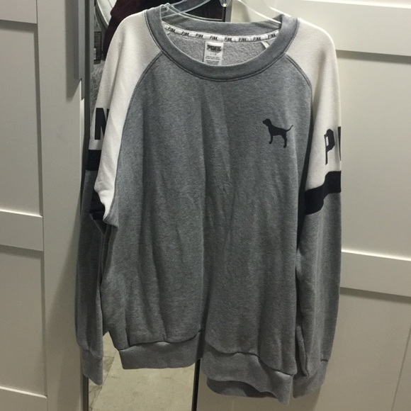 Offer me!! Gray and white crew neck pink sweater.