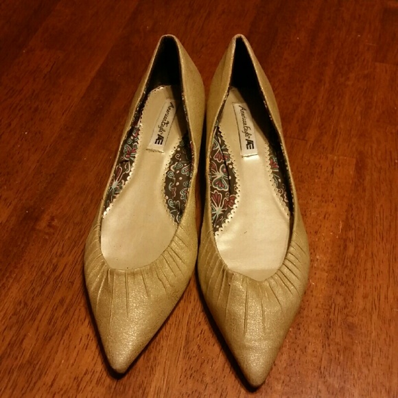 American Eagle kitten heels