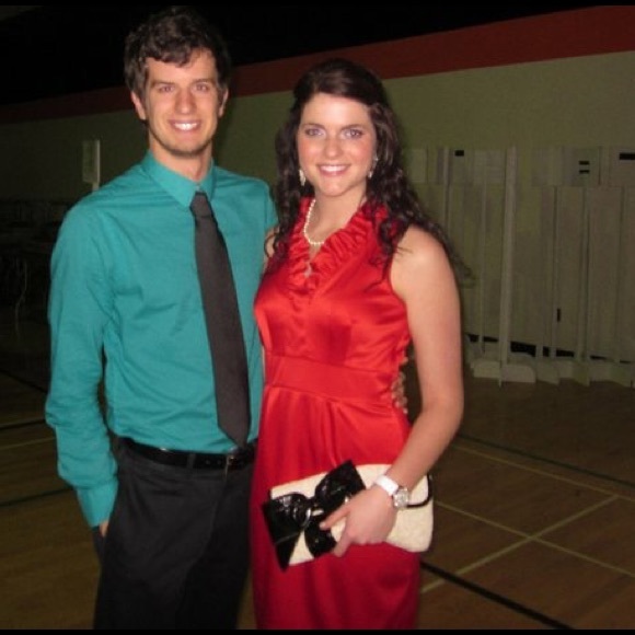 Red dress with ruffle collar - Picture 1 of 3