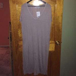 Extra long top with side slits.