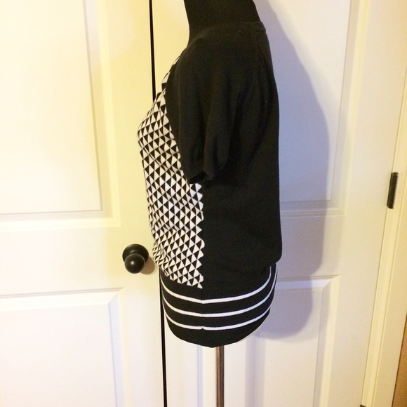 Geometric top - Picture 2 of 3