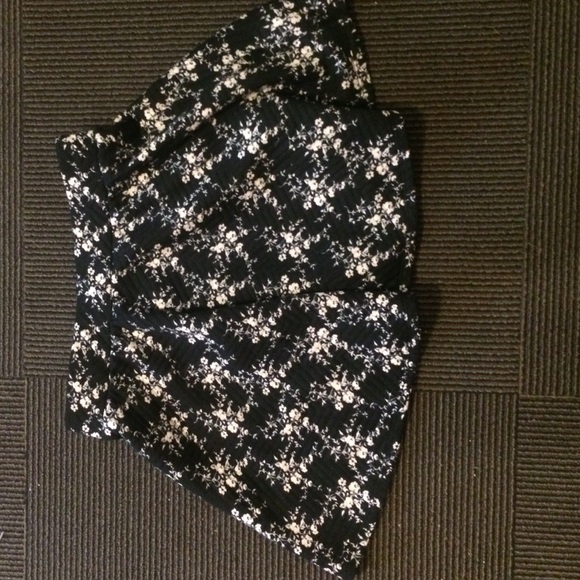 Lilly star skirt. Great condition only worn once. - Picture 1 of 2