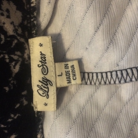 Lilly star skirt. Great condition only worn once. - Picture 2 of 2