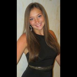 Meet your Posher, Abigail