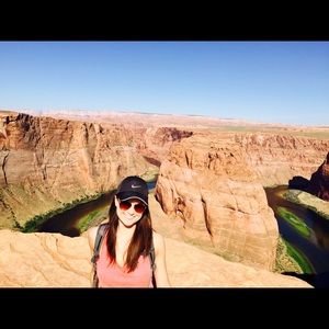 Meet your Posher, Laura