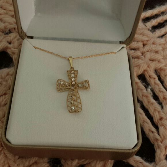 10k gold cross necklace