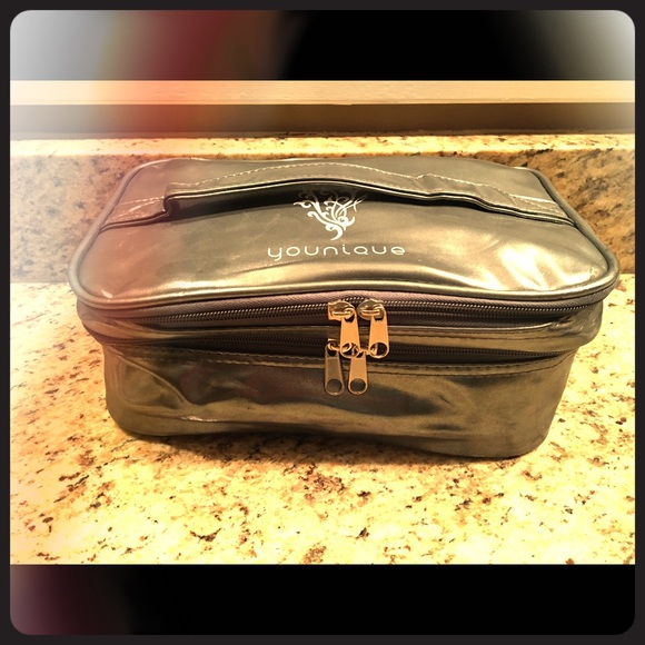 Younique cosmetic bag