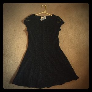 LACE CAP SLV SKAT DRESS