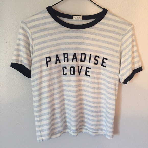 Brandy Melville paradise cove tee!😘