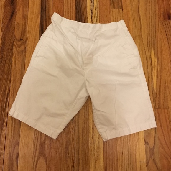 SOLD in BUNDLE White maternity Bermuda shorts.