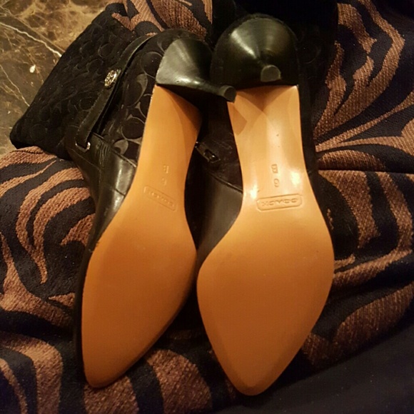 COACH BOOTS SIZE 6B - Picture 3 of 3