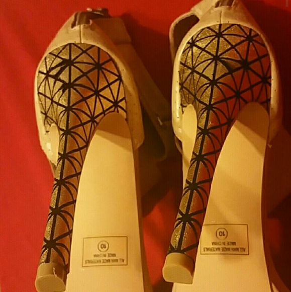 High heels - Picture 2 of 4