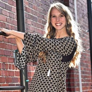 Meet your Posher, Lauren