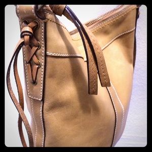 Coach tan leather hobo EUC