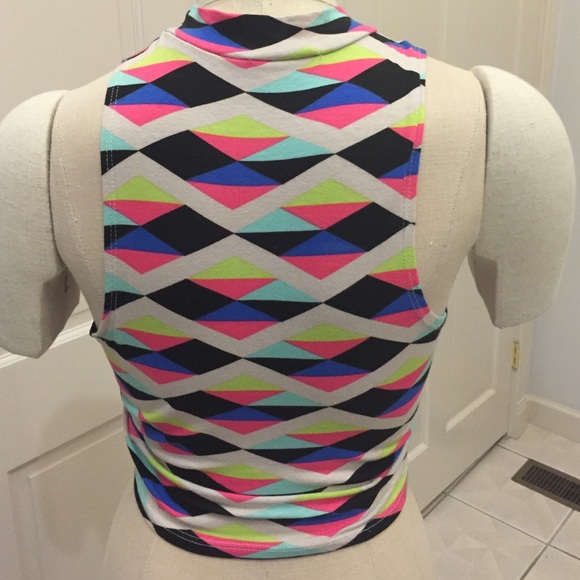 Crop top - Picture 2 of 2