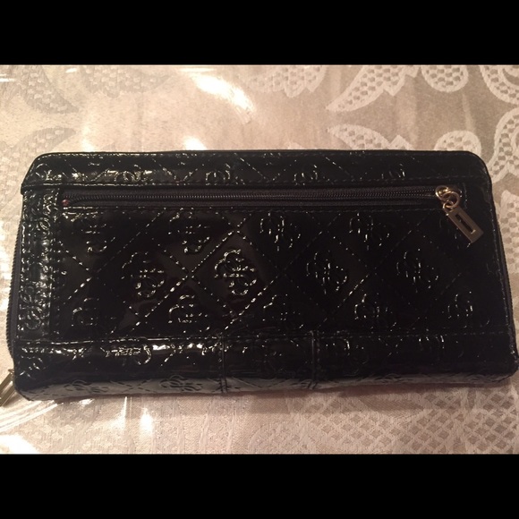 Guess wallet! ❤️ - Picture 3 of 3