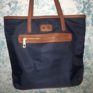 Navy tote!