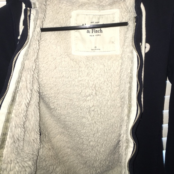 Abercrombie & Fitch Navy sweater - Picture 2 of 3