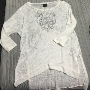 Light weight sweater