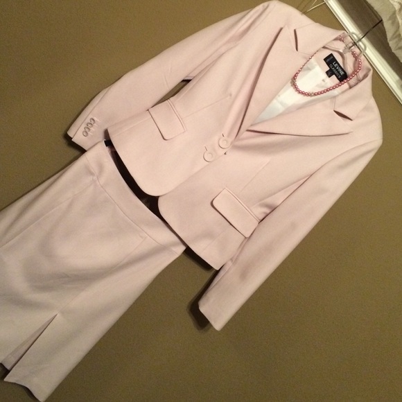 Larry Levine Classics soft pink suit