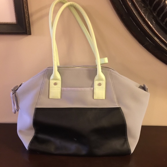 Lululemon Vinyasa to Vino bag - Picture 2 of 4