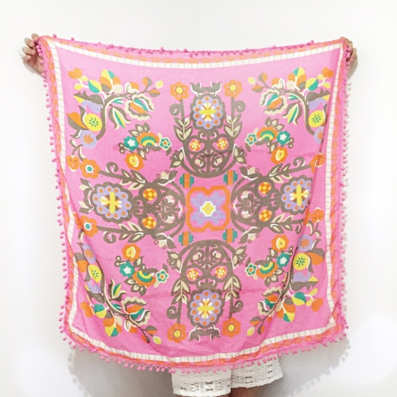 ❌SOLD❌🌺FLORAL SCARF🌺