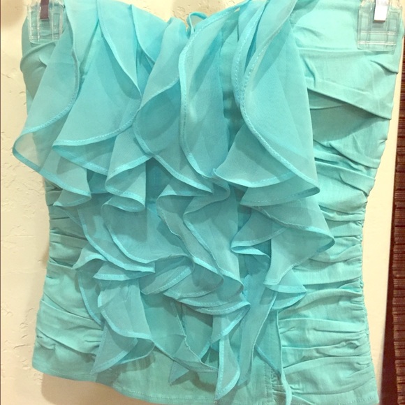 NWOT. Gorgeous color. Dressy tub top