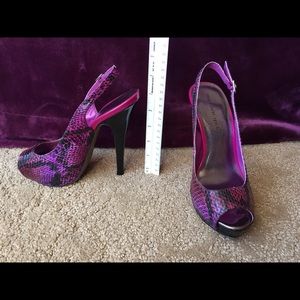 MADDEN GIRL Magenta Faux Snake Skin Platform Pumps