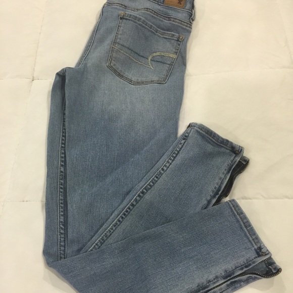 American Eagle skinny jeans with zip ankle
