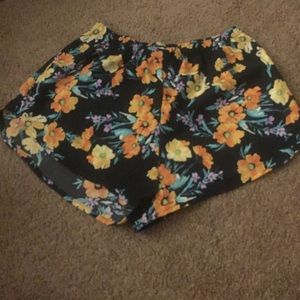 Floral flowy shorts