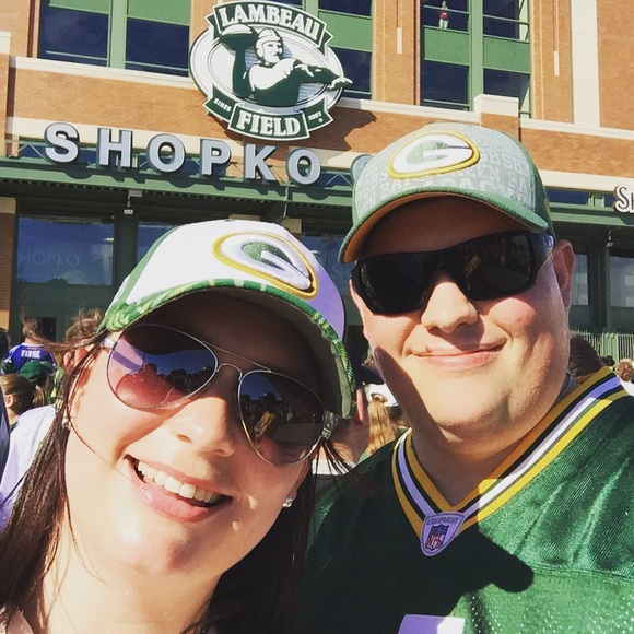 Meet your Posher, Carli - Picture 3 of 3