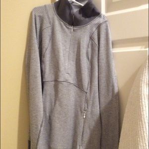 Lulu lemon pullover