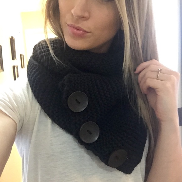 Black knit button scarf