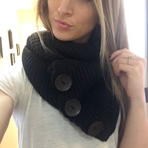 Black knit button scarf