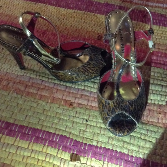 Gianni Bini t-strap heels