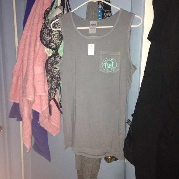 NWT! Vs Pink muscle t-shirt