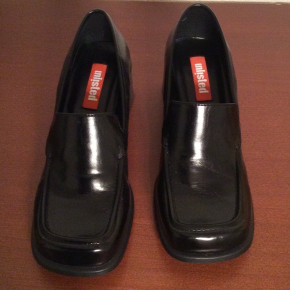 New Never Worn Unlisted Kenneth Cole Shoes Size 9