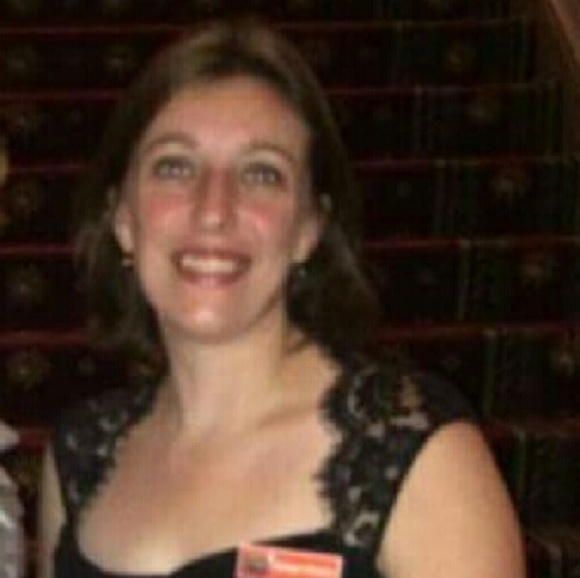 Meet your Posher, Robyn - Picture 1 of 1