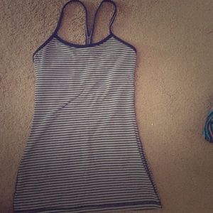 Lululemon Power Y size 2