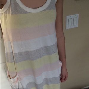 Light colored striped summer dress w/ pockets