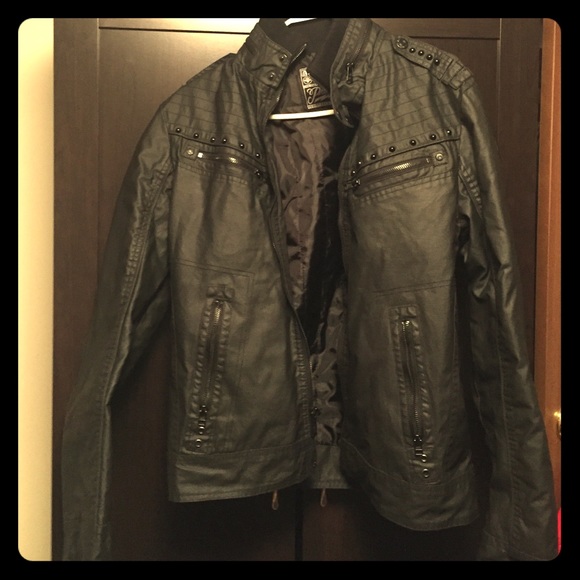 Men's zip-up jacket